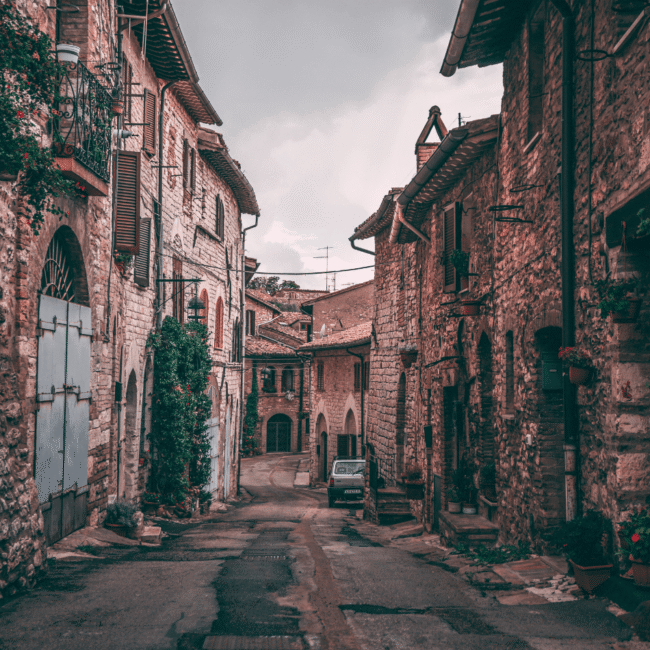 L'attrait des petites villes en romance