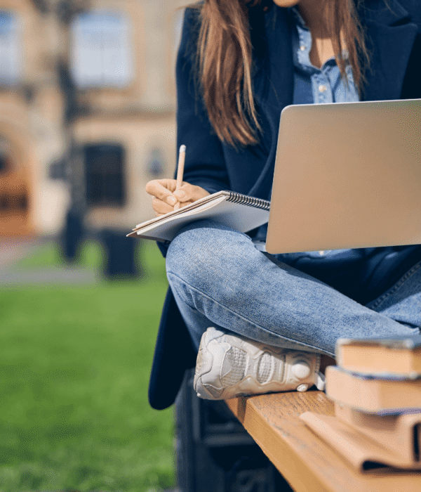Comment expliquer la popularité des campus romance