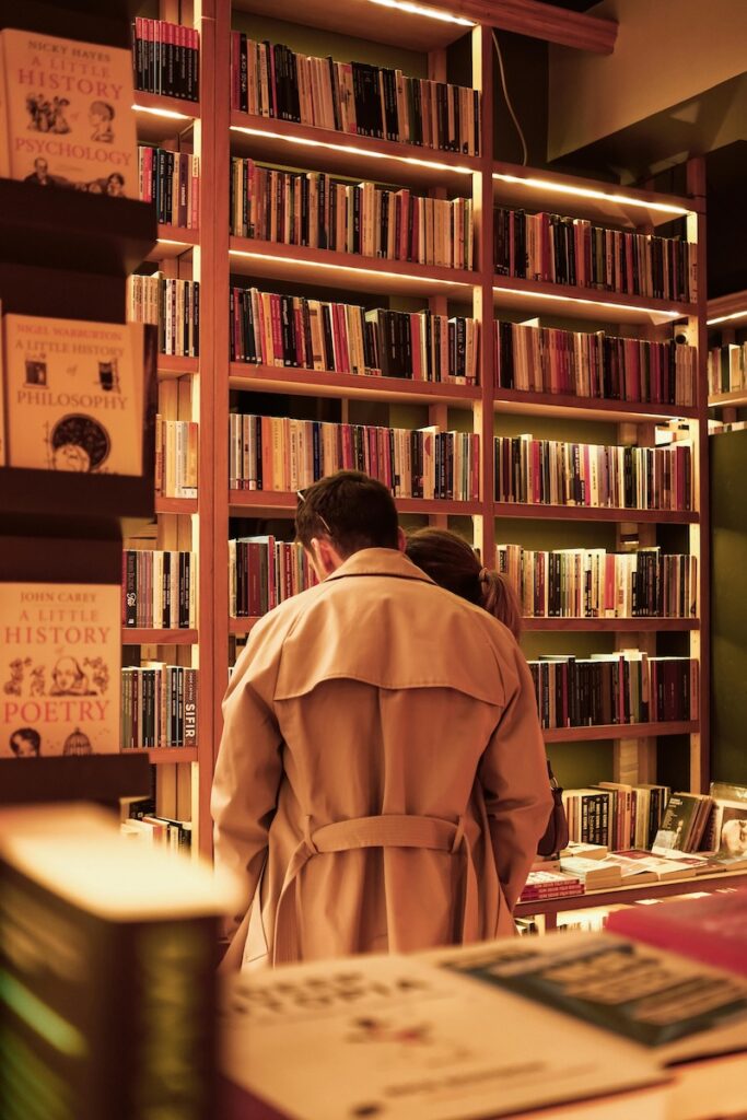 Annonce librairie spécialisée dans la romance Gibert Romance