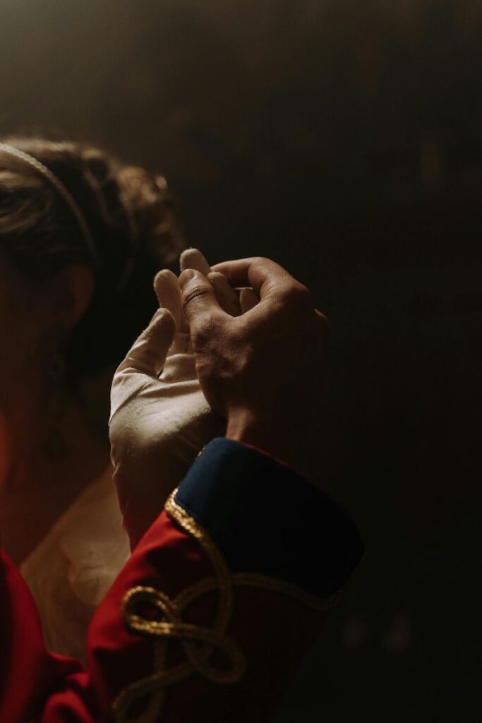 Expliquer la popularité de la romance royale