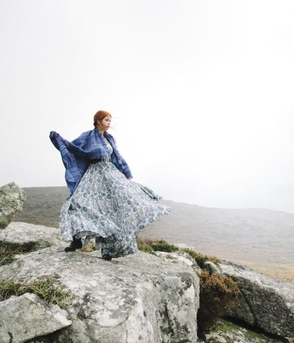 Comment expliquer la popularité de l'Écosse dans la romance ?