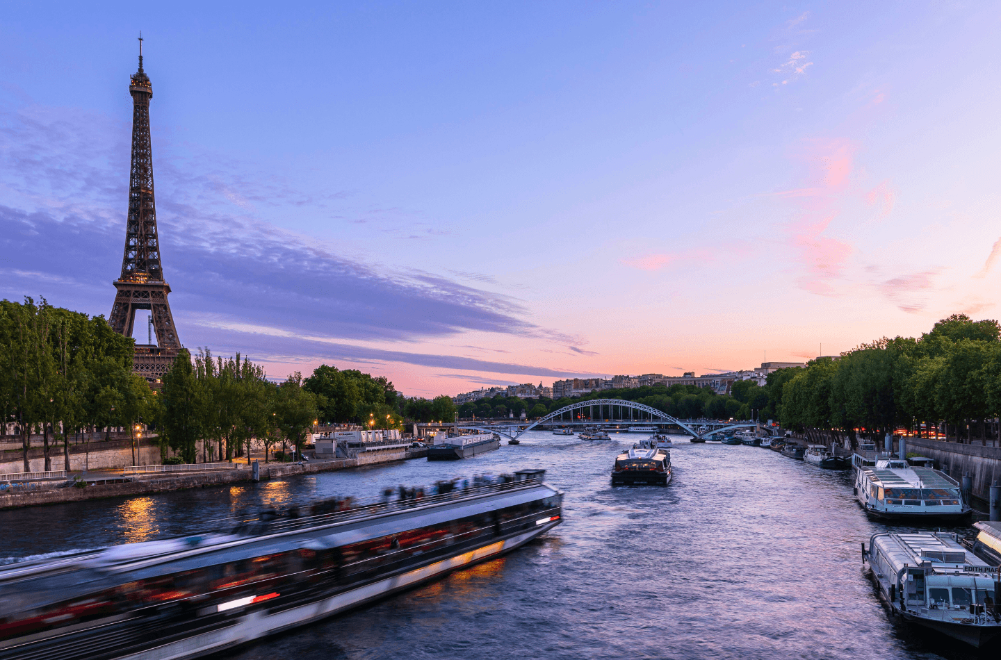 Bibliothèque sur une Péniche annoncée à Paris